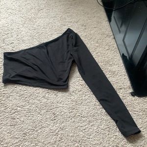 black one sleeve top